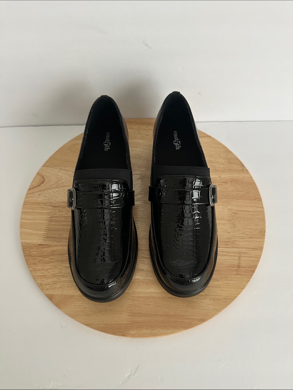 east 5th Carp Womens Moc Closed Toe Loafers